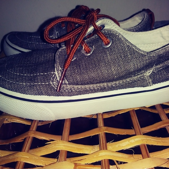 hype boat shoes